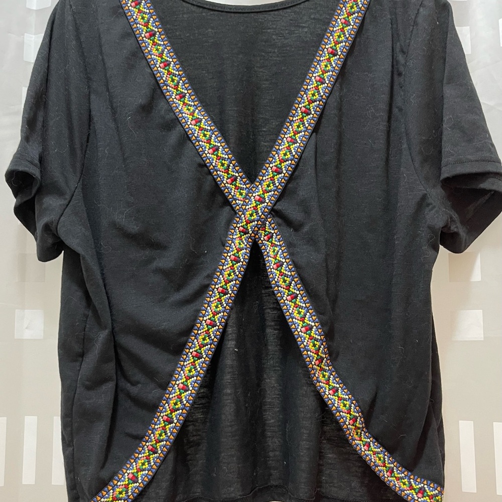 Black medium T-shirt with Aztec embroidery - Picture 1 of 9